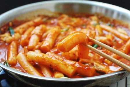 Korean-Bapsang_-Tteokbokki-Spicy-Stir-fried-Rice-Cakes.